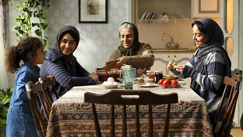 кадр из фильма Материнство