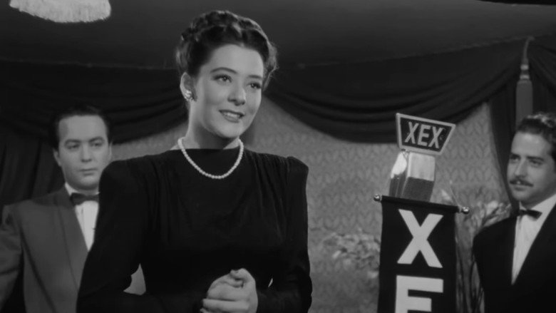 кадр из фильма El pecado de Laura