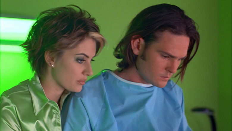 кадр из фильма Взрывной эффект