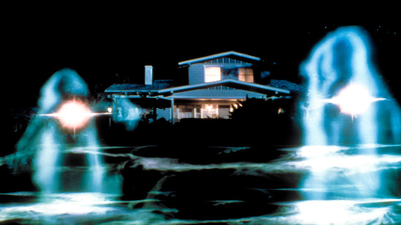 кадр из фильма Полтергейст 2: Обратная сторона