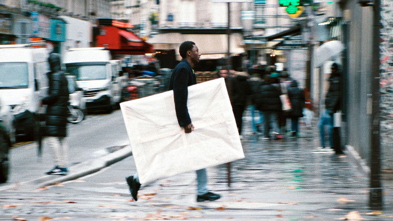 кадр из фильма L'avance