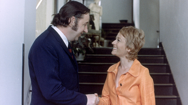 кадр из фильма Старая дева