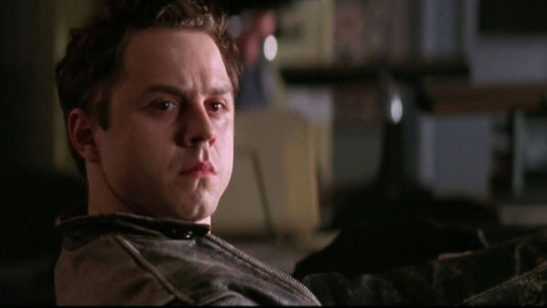кадр из фильма Две жизни Грея Эванса