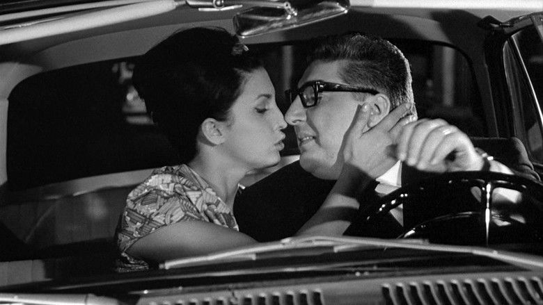 кадр из фильма Gli italiani e le donne