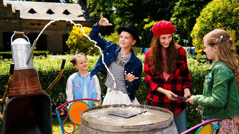 кадр из фильма Маленькие волшебницы