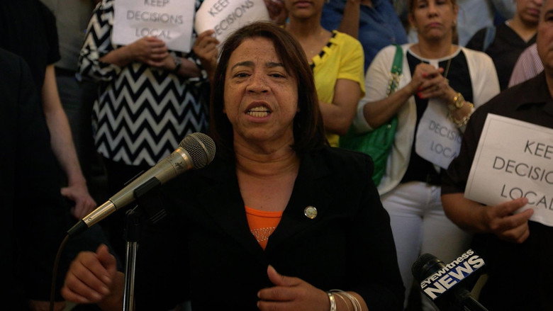 кадр из фильма Councilwoman