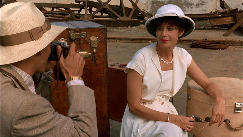 кадр из фильма Под покровом небес