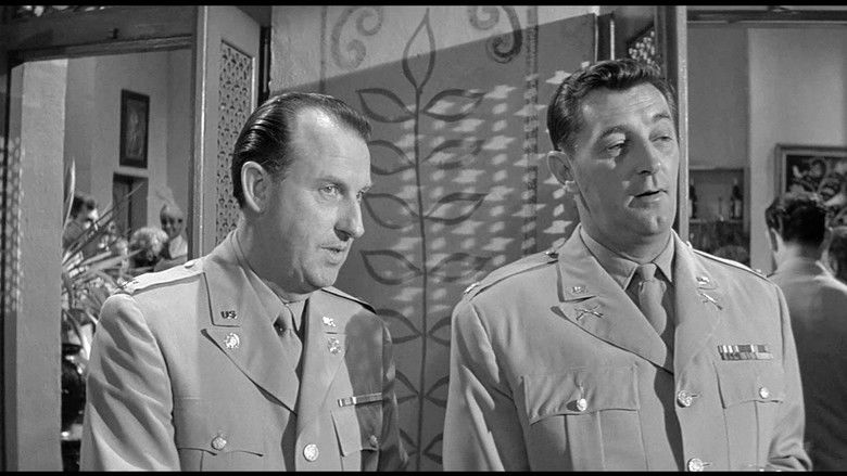 кадр из фильма Человек посередине