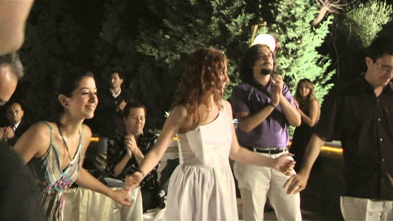 кадр из фильма Ada: Zombilerin Düğünü