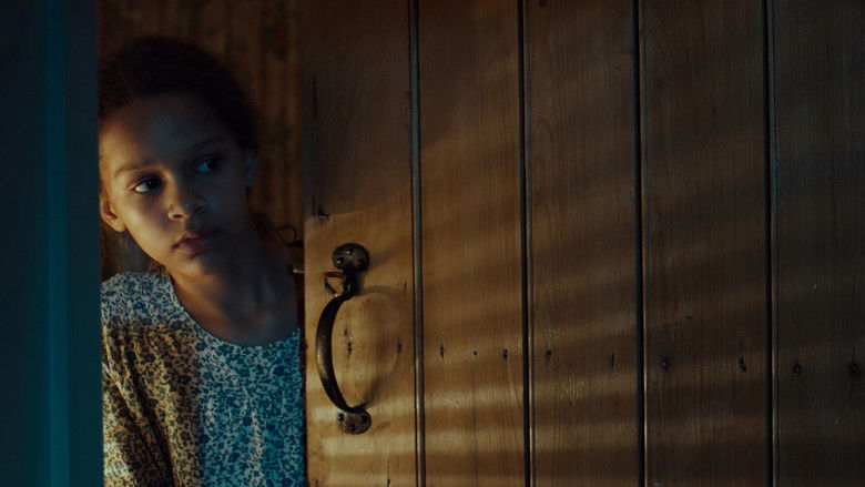 кадр из фильма Проклятие дома с призраками