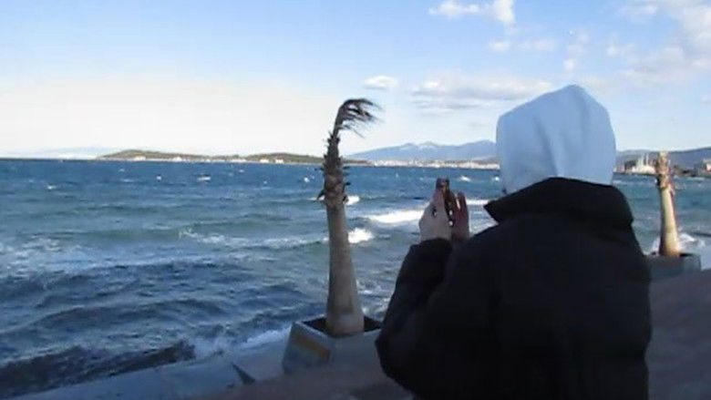 кадр из фильма bu dünyanın sonu değil