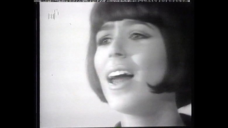 кадр из фильма Alexandra – die Legende einer Sängerin