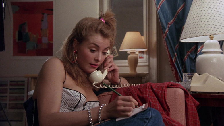 кадр из фильма Отверженный