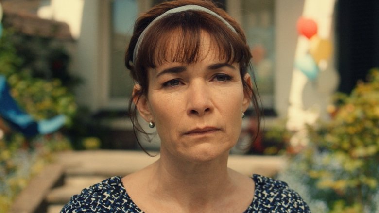 кадр из фильма Материнский инстинкт