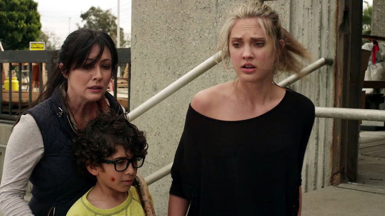 кадр из фильма Кровавое озеро: Атака миног-убийц