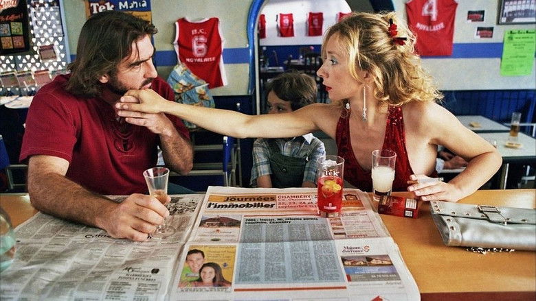 кадр из фильма La vie est à nous !