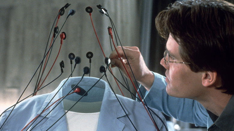 кадр из фильма Невидимка