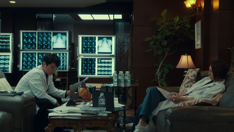 кадр из фильма Доктор Икс