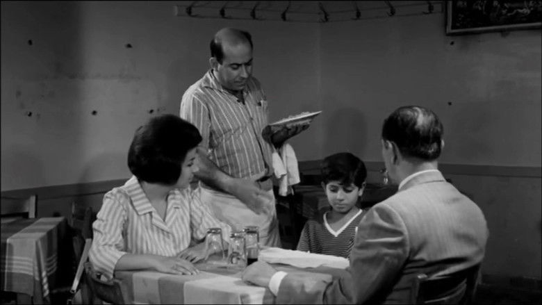 кадр из фильма Πολυτεχνίτης κι Ερημοσπίτης