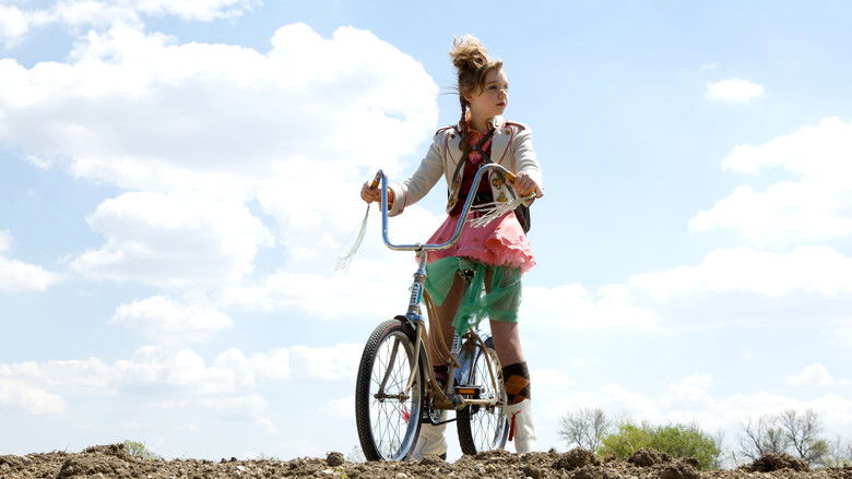 кадр из фильма The Year Dolly Parton Was My Mom