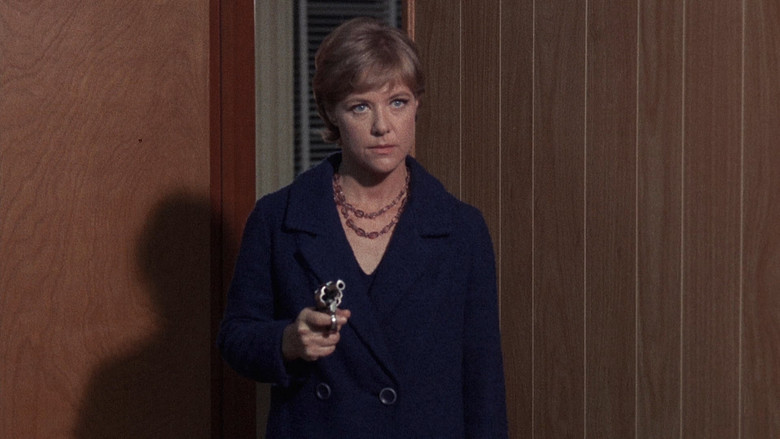 кадр из фильма The Girl Who Knew Too Much