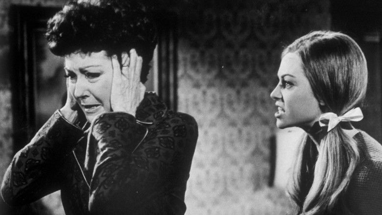 кадр из фильма The Young Runaways