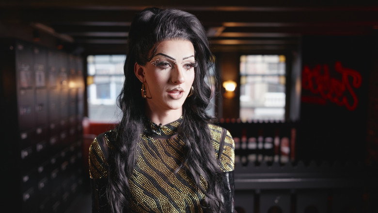 кадр из фильма Becoming Her - A Life in Drag