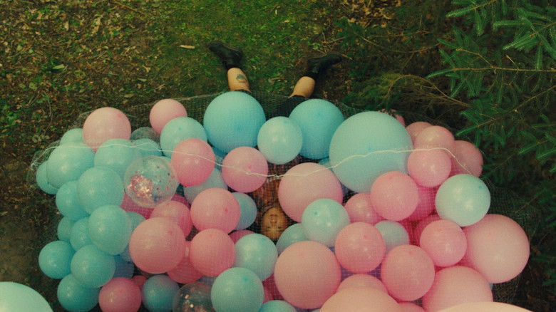 кадр из фильма Gender Reveal