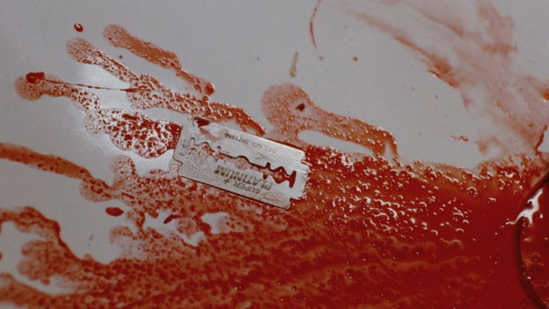 кадр из фильма Головой о стену