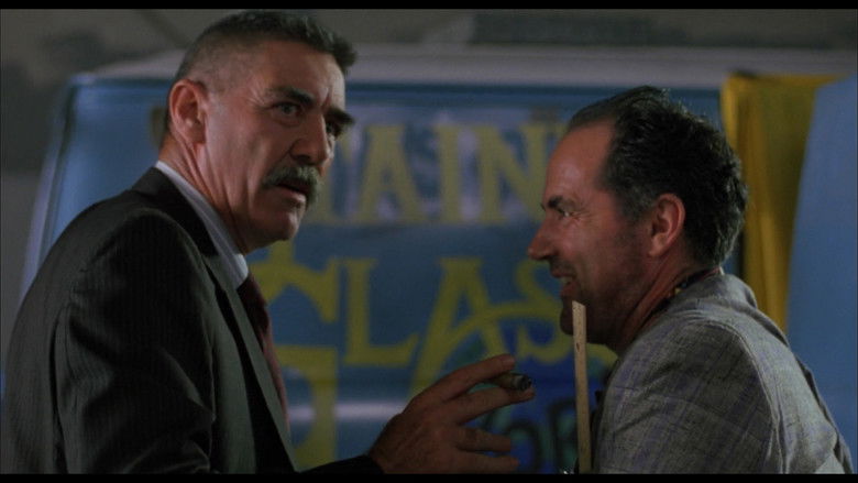 кадр из фильма Love Is a Gun