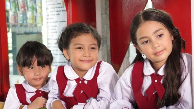 кадр из фильма กรรไกร ไข่ ผ้าไหม