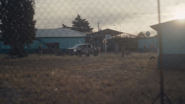 кадр из фильма Una Mano Bajo La Nieve