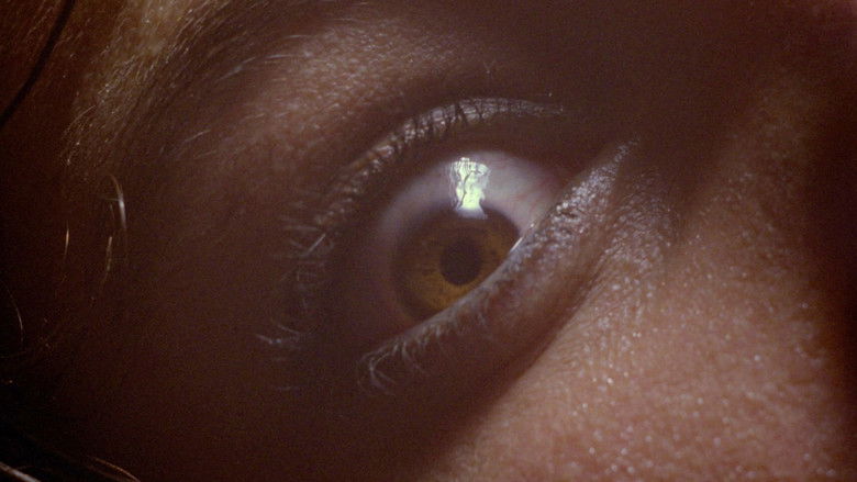 кадр из фильма Aquella casa en las afueras