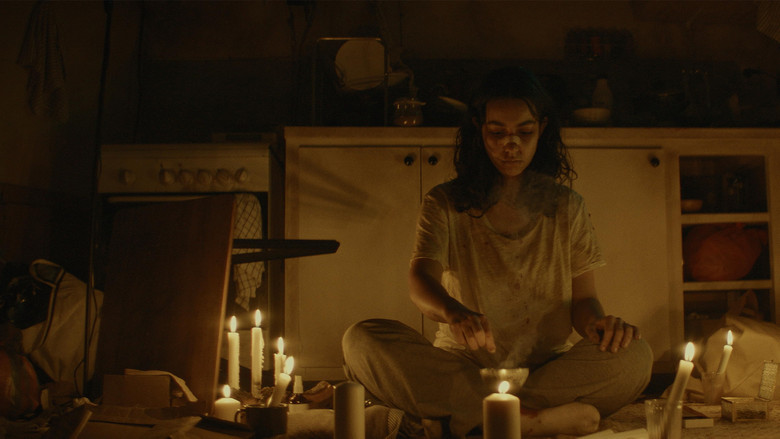 кадр из фильма La Damnée