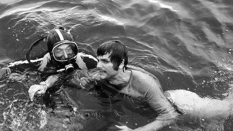 кадр из фильма Black Water Gold