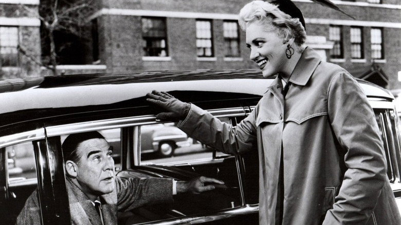 кадр из фильма «Кадиллак» из чистого золота