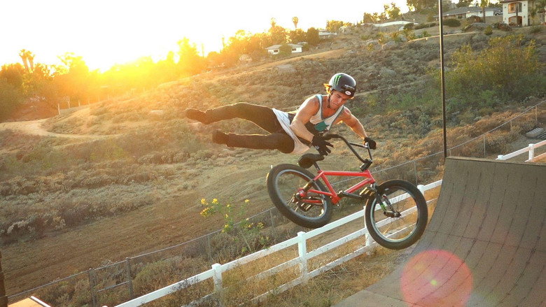 кадр из фильма Illustrated: A Vans BMX Video