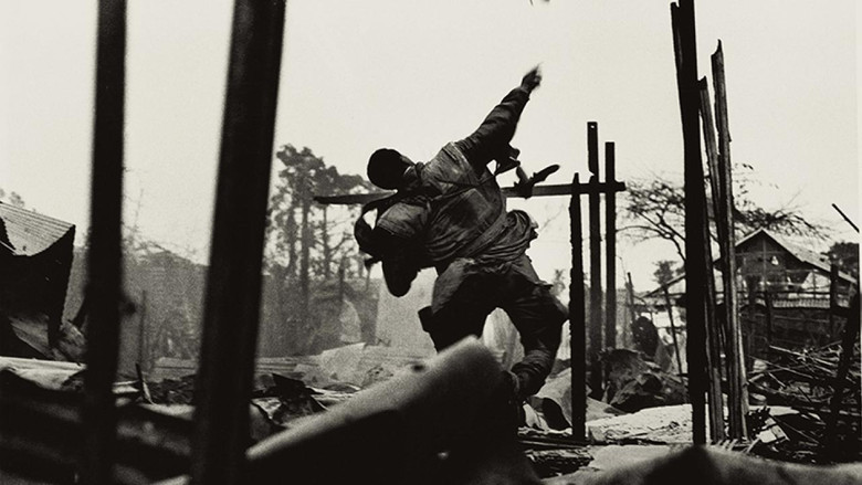 кадр из фильма McCullin