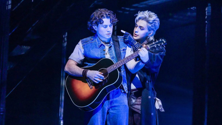 кадр из фильма The Lost Boys: A New Musical