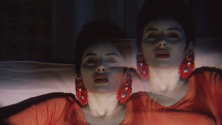 кадр из фильма Подглядывающий