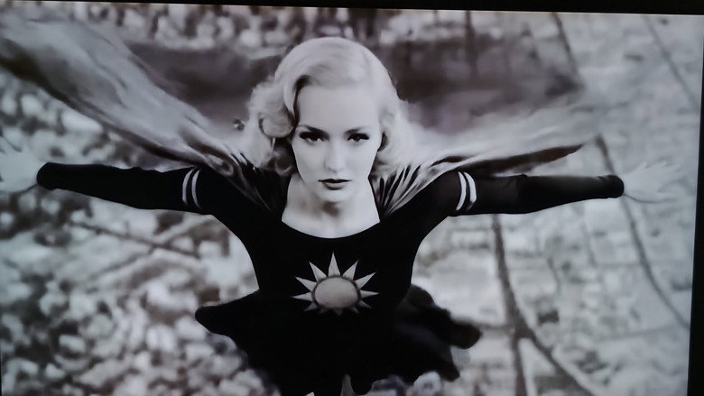 кадр из фильма She Came from the Stars