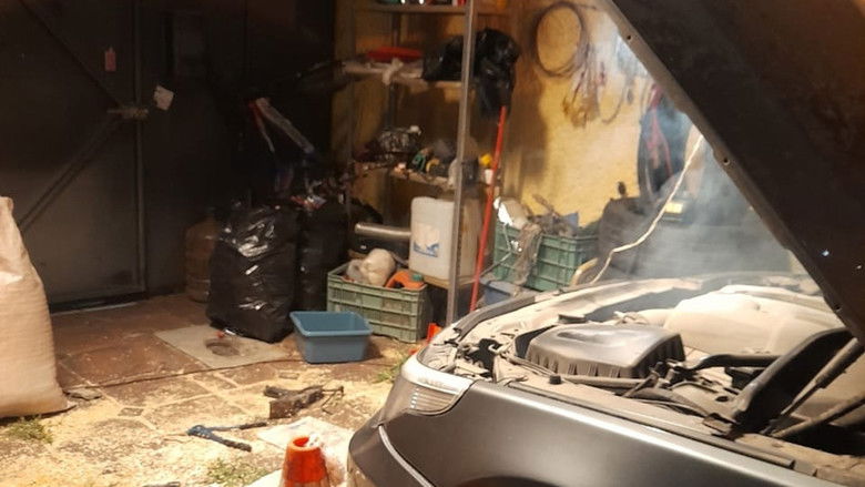 кадр из фильма El garage del diablo