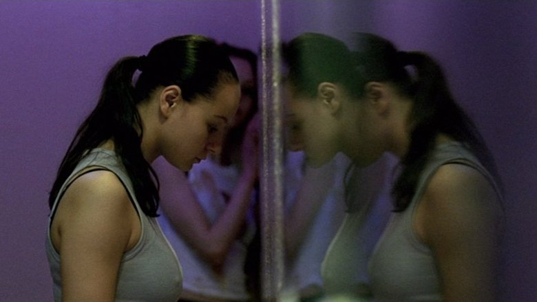 кадр из фильма Морверн Каллар