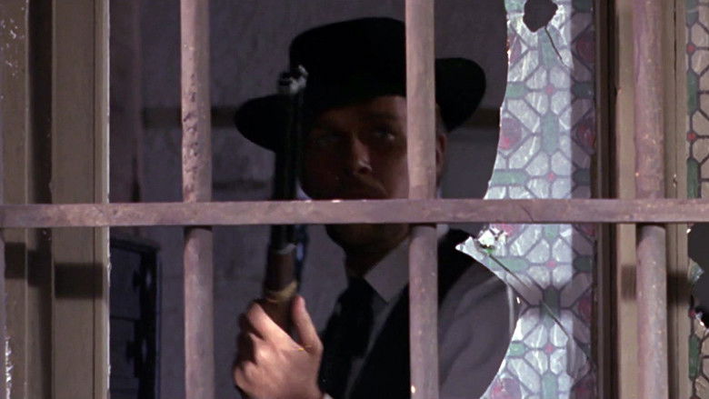 кадр из фильма Carogne si nasce