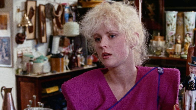 кадр из фильма Девушка с центрального разворота