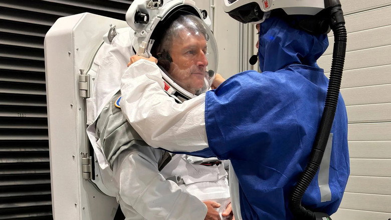 кадр из фильма Artemis II - Zurück zum Mond