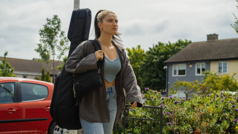 кадр из фильма Флора и сын