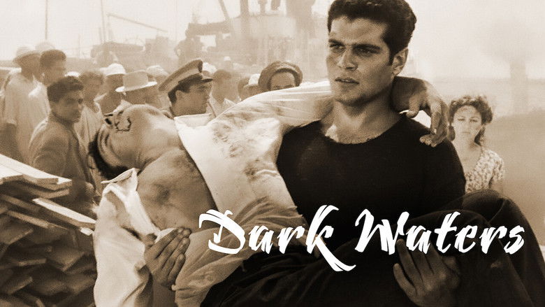 кадр из фильма Темные воды