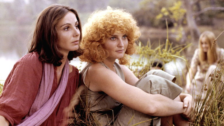 кадр из фильма Одна поет, другая нет