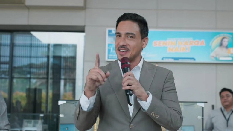 кадр из фильма Senin Harga Naik